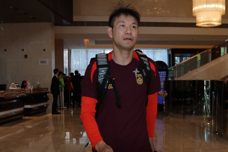媒体人：如果李源一没伤没病，落选名单在逻辑上讲不出合理性